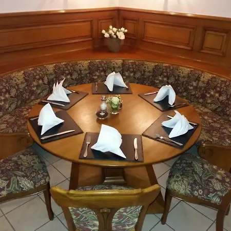 Parkhotel Forsthaus מלון 4*