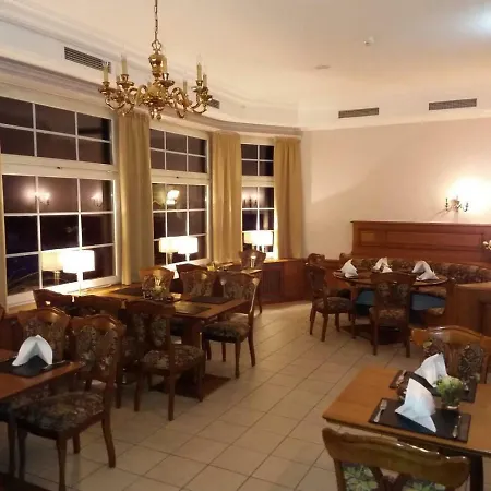 מלון Parkhotel Forsthaus 4*