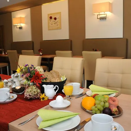 Parkhotel Forsthaus מלון 4*